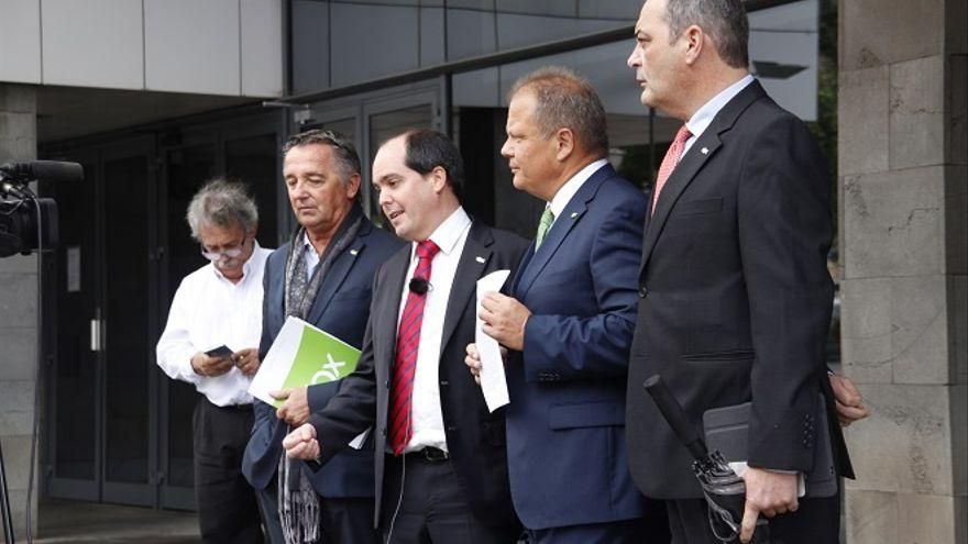 Jaime González (coordinador de Canarias y Baleares), Alejandro Gómez (exresponsable de Vox en Santa Cruz de Tenerife), Sigfrid Soria (afiliado de Vox y exdiputado del PP) y Fernando Bermejo (líder del partido en Lanzarote), en una imagen de archivo.
