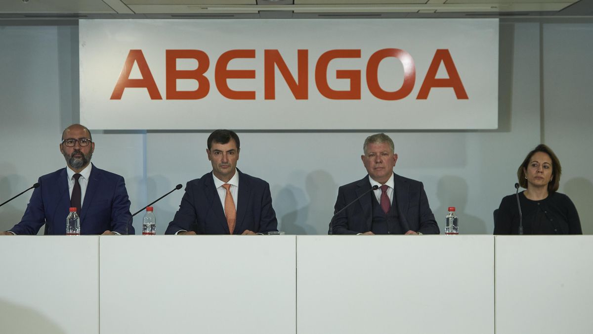 Alfonso Murat, Clemente Fernández, Adolf Rousaud y Cristina Vidal, durante la Junta de Accionistas de Abengoa.