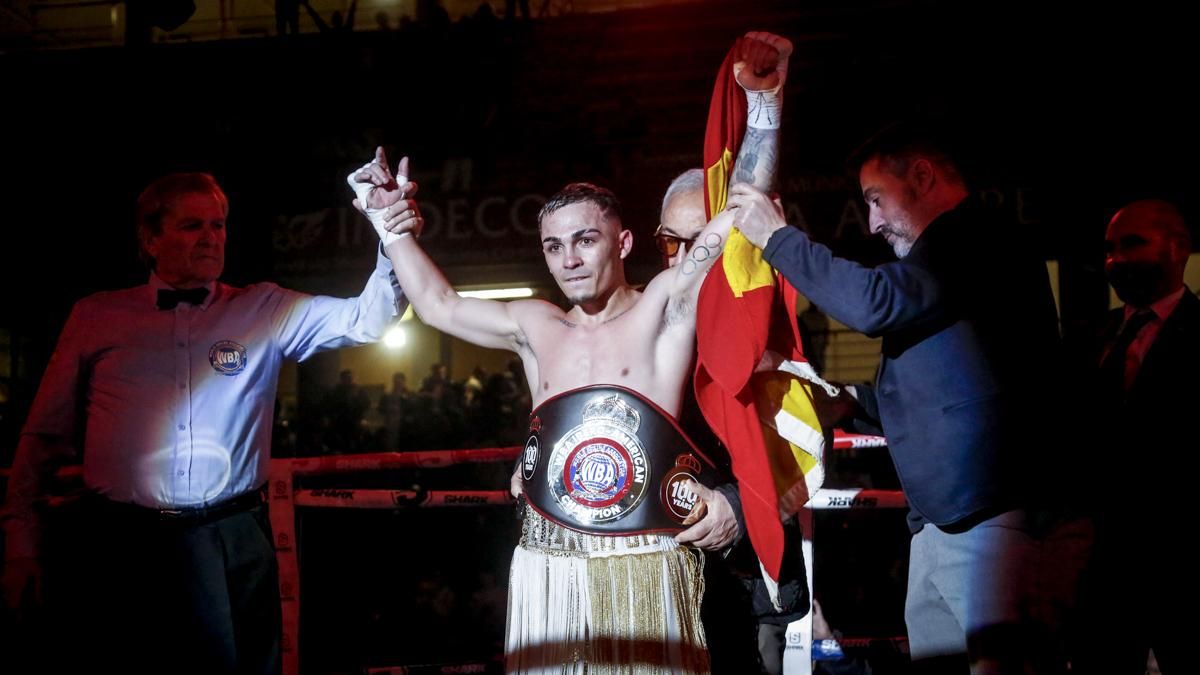 Combate de Rafa Lozano Jr. por el cinturón Iberoamericano