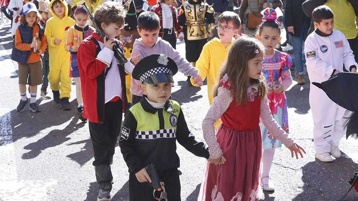 Pasacalles de los colegios por carnaval