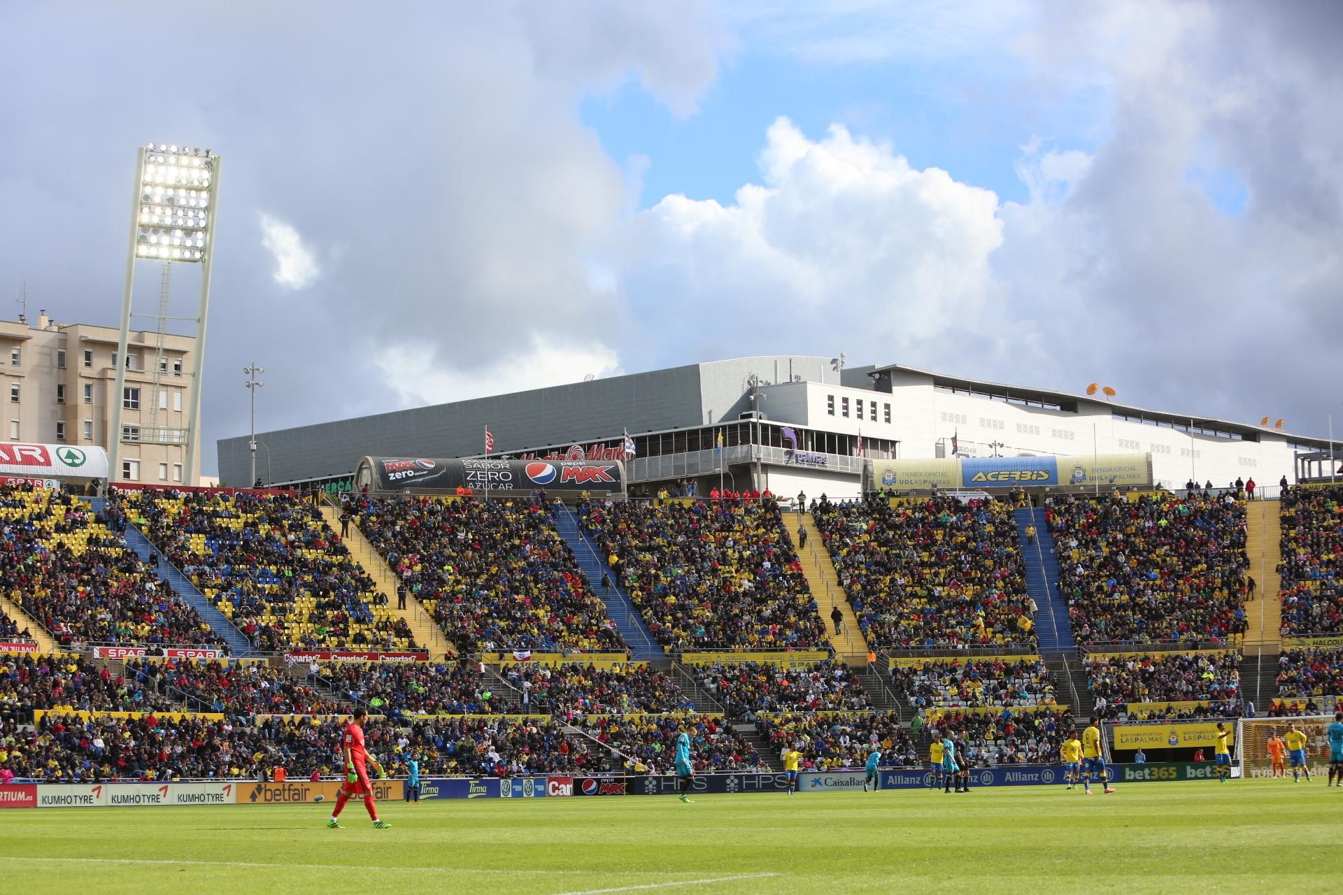 Imágenes del partido entre la UD Las Palmas y el FC Barcelona en el Estadio de Gran Canaria. (Alejandro Ramos).
