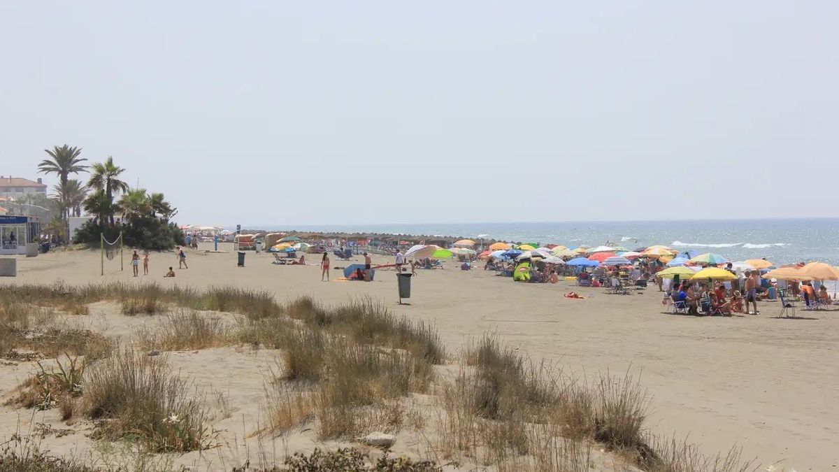 La playa de Málaga que es un tesoro apenas conocido y está en el pueblo con uno de los mejores climas de Europa