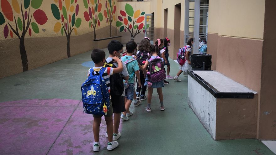 Andalucía retoma el curso con presencialidad y reduciendo las exigencias para confinar aulas