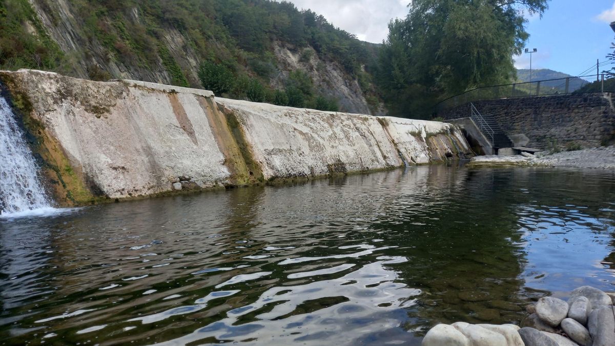Una mujer y sus dos hijos mueren ahogados en la presa de Roncal, en Navarra