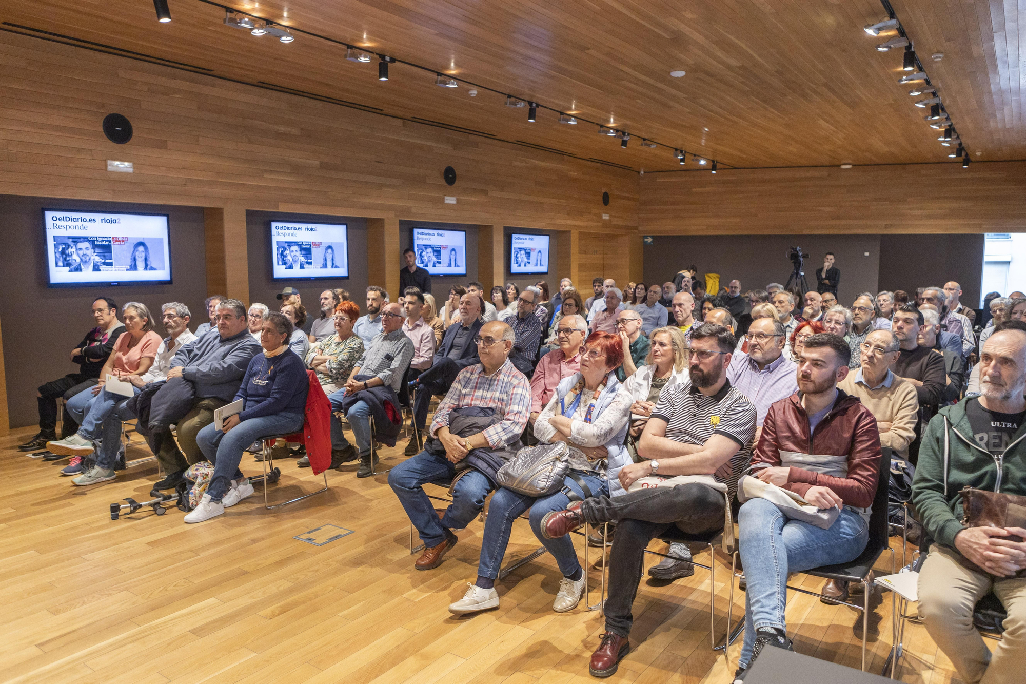 Unas 80 personas participaron en el primer encuentro con socios y socias en Logroño
