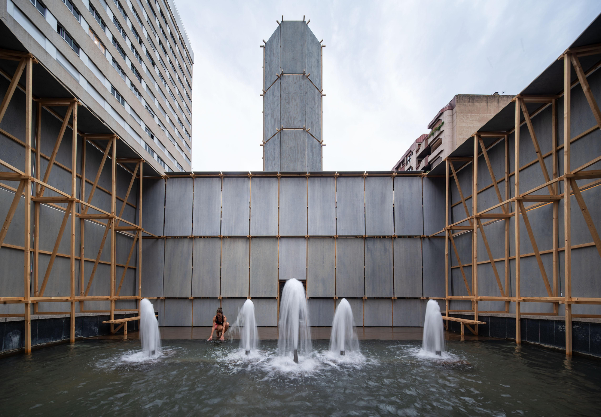 Roundabout Baths en la Plaza Salón Gran Vía