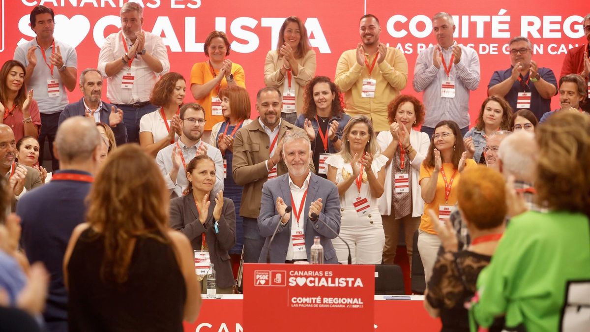El secretario general del PSOE Canarias, Ángel Víctor Torres, durante un acto del partido.