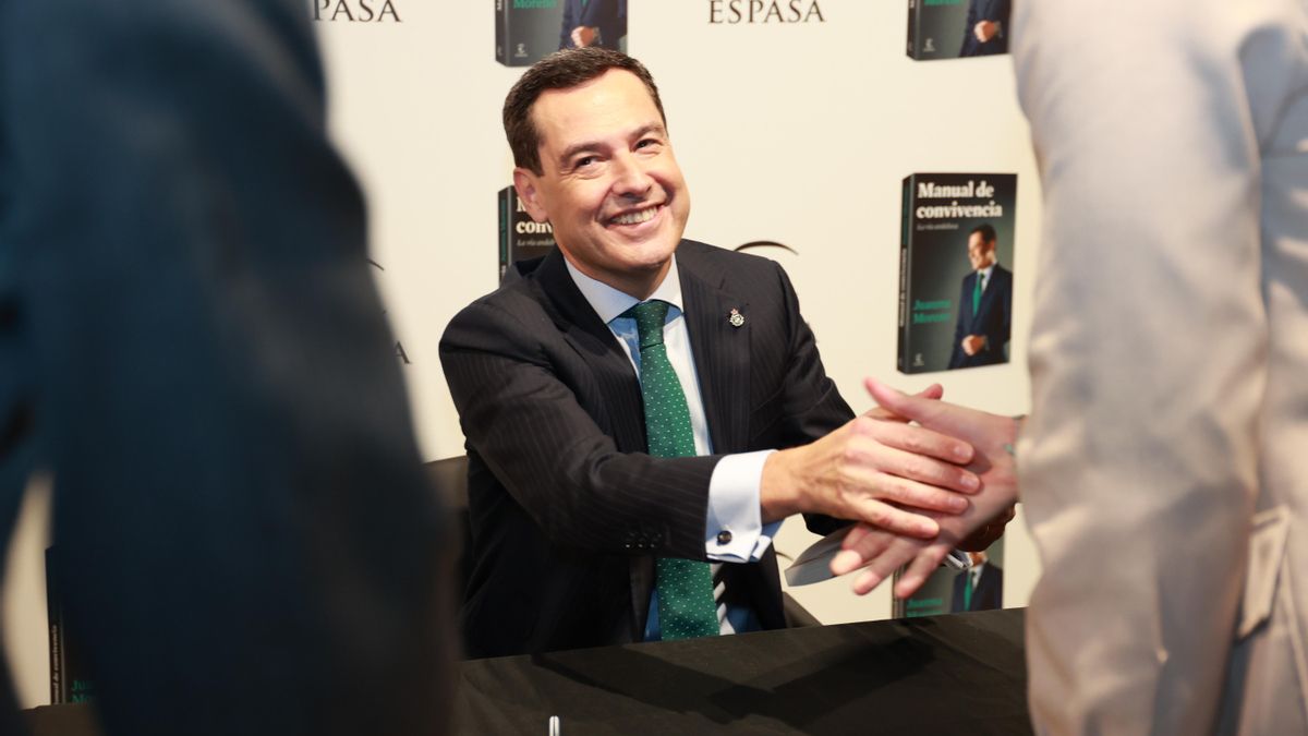 Juanma Moreno, en la presentación de su libro La vía andaluza. Manual de convivencia.