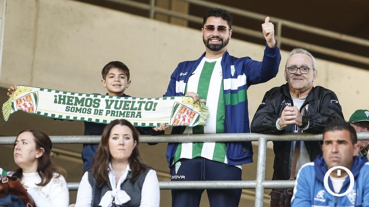 Grada Blanquiverde del Córdoba CF - SD Huesca