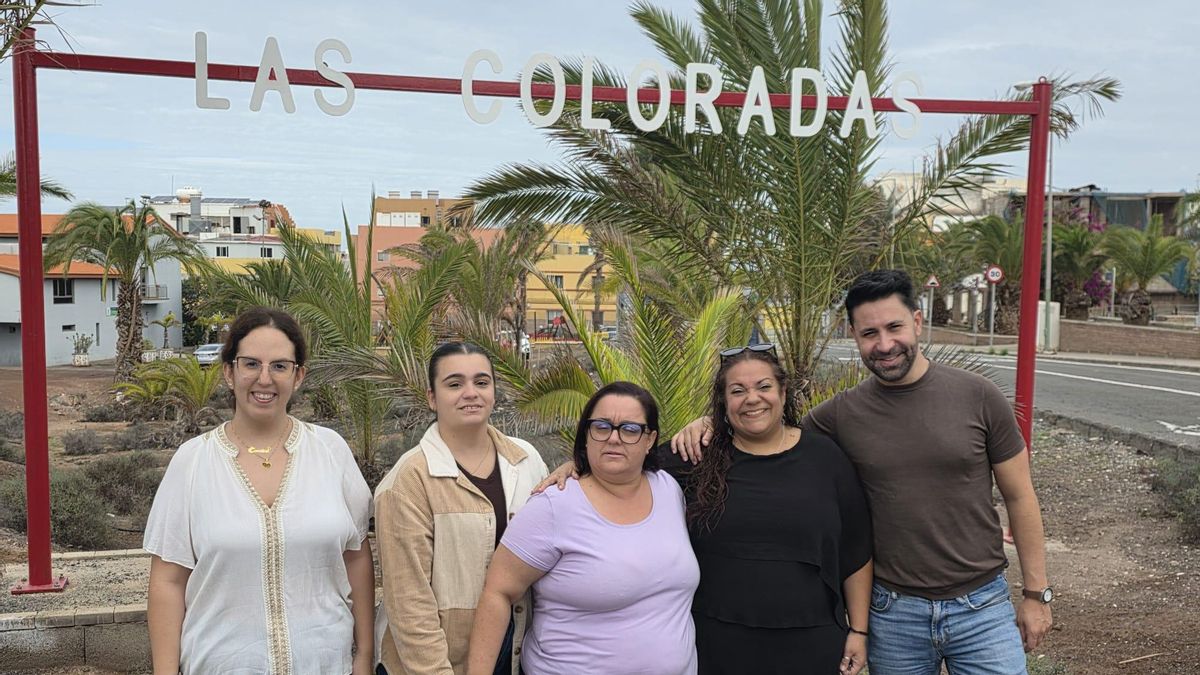 Las Palmas de Gran Canaria renueva el tradicional letrero de Las Coloradas tras más de 25 años de deterioro