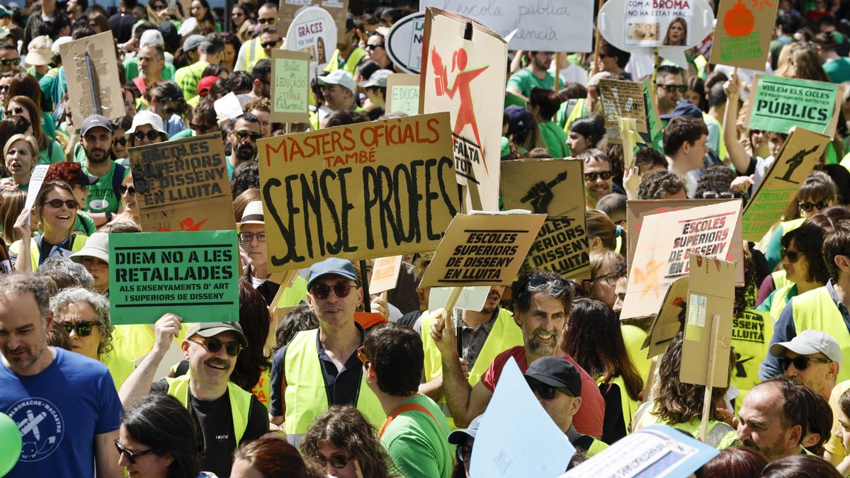 Los sindicatos rechazan la oferta de empleo docente de la Conselleria de Educación y critican la "falta de coordinación" interna