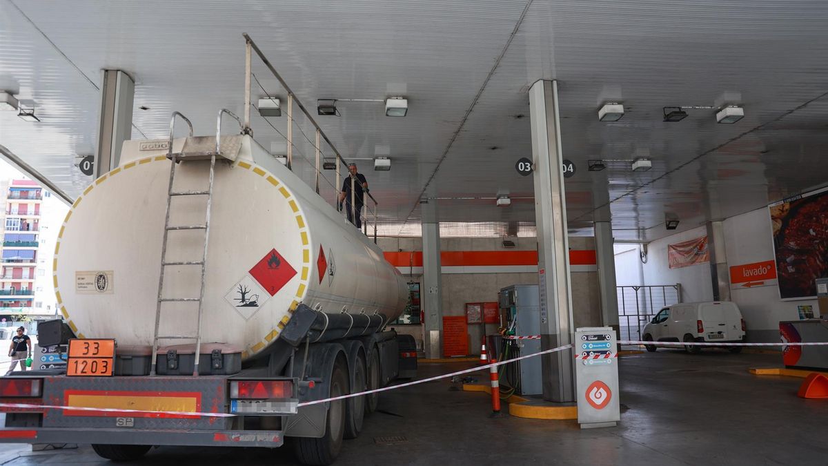 El gasóleo agrícola sube en Castilla-La Mancha, casi recupera la bajada de abril y sigue más caro que antes de la guerra