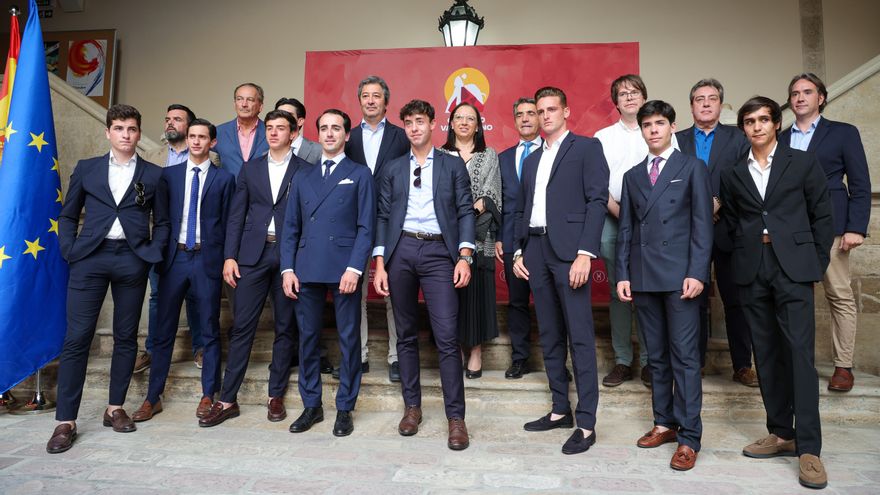 El vicepresidente valenciano, extorero, presenta un circuito de novilladas en plazas donde no se celebraban: "Mi deber es apoyar también la cultura taurina"