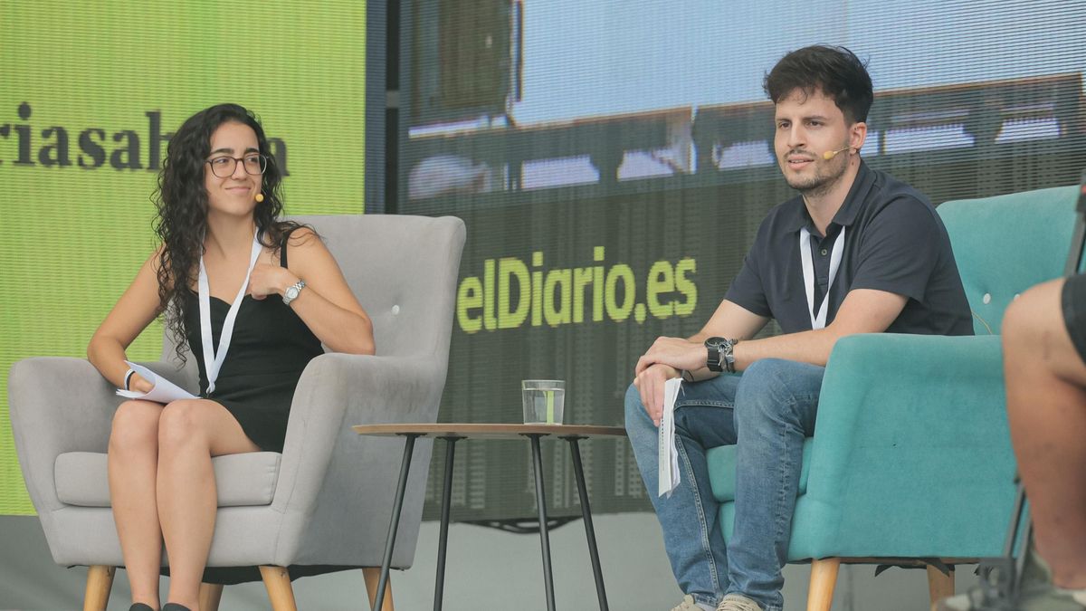 La mesa de debate sobre la situación del turismo en las islas, moderada por el periodista de Canarias Ahora Toni Ferrera