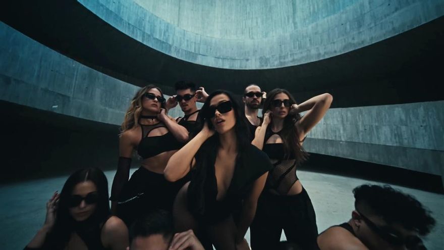 El museo de coches frustrado al borde del derribo en el que Chanel grabó 'Toke'