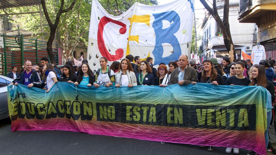 Se multiplican los conflictos docentes en diez provincias y CABA, mientras se redefine la paritaria nacional