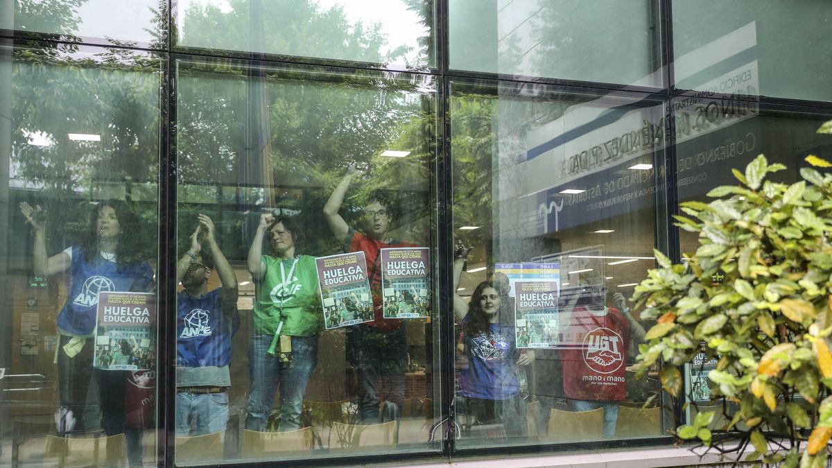 Más de un centenar de directores de colegios e institutos de Asturias amenazan con dimitir en plena huelga