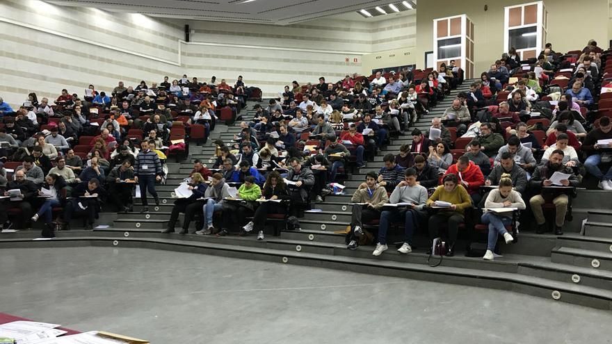 Hasta cien euros por opositar, la "controvertida" tasa de examen para ser empleado público municipal en Andalucía