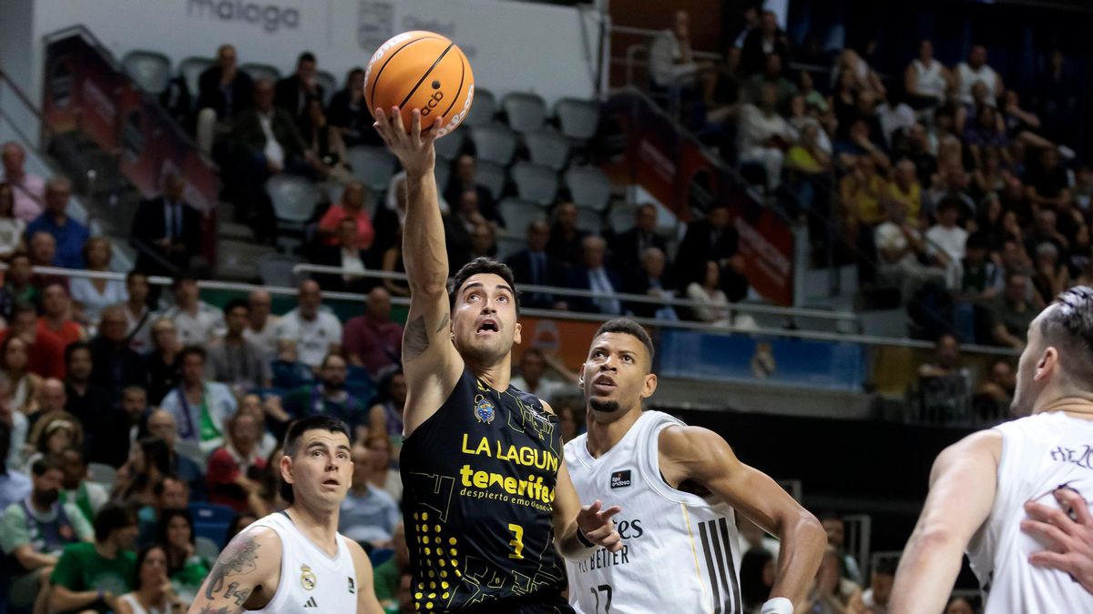 Jaime Fernández anota frente al Real Madrid