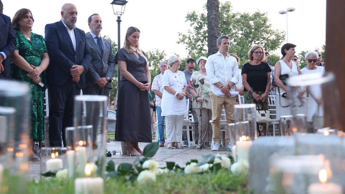 El PP honra a las víctimas de los bombardeos republicanos de Mallorca tras derogar con Vox la Ley de Memoria