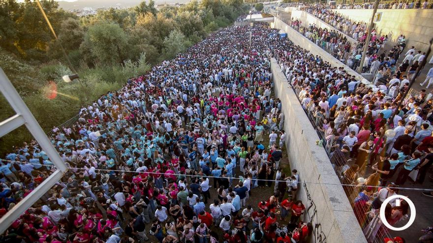 El botellón del miércoles de Feria 2025, en imágenes