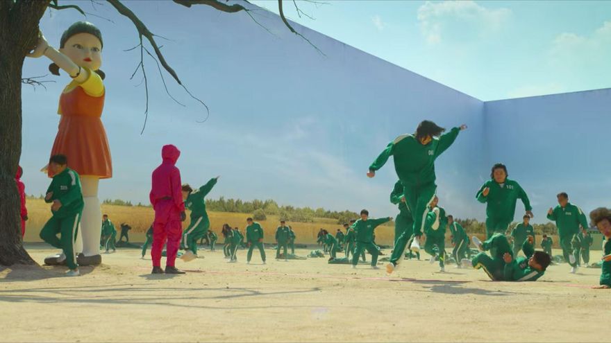 El Consejo del Audiovisual catalán pide a las familias que no dejen ver 'El Juego del Calamar' a los niños