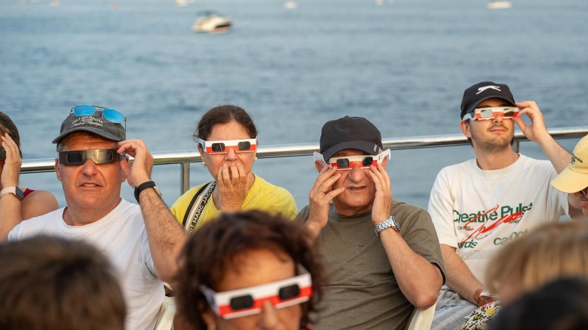 Los servicios de salud atienden a más de 300 personas tras el eclipse, la mayoría por problema oculares leves