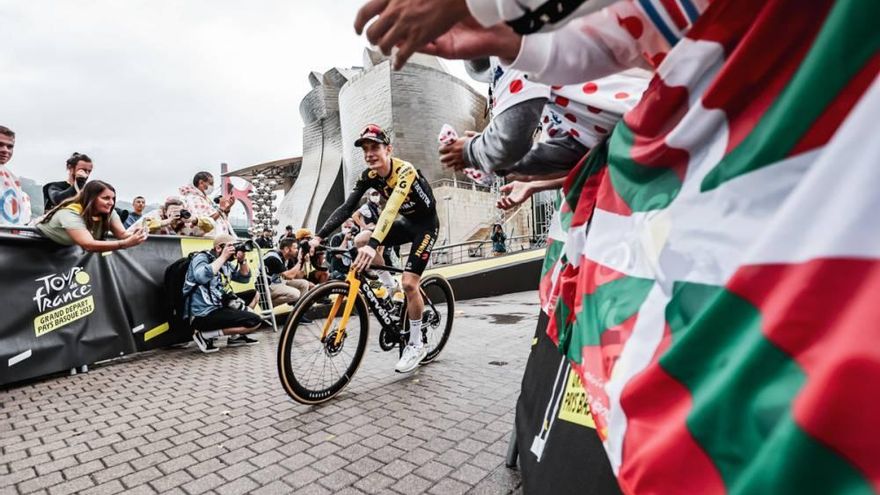 Euskadi ganó dinero, ciclistas y felicidad con el Tour de Francia y mira ya al mundial de fútbol de 2030