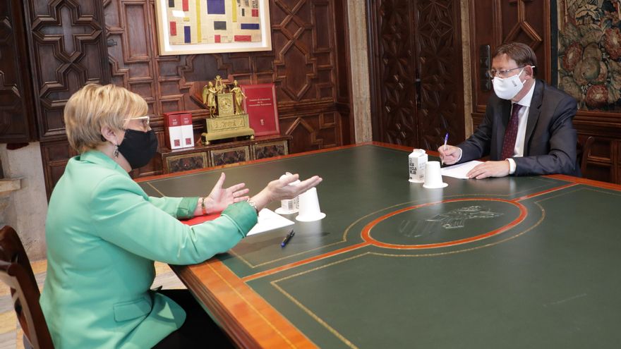 Un momento de la reunión mantenida entre el president Ximo Puig y la consellera Ana Barceló.