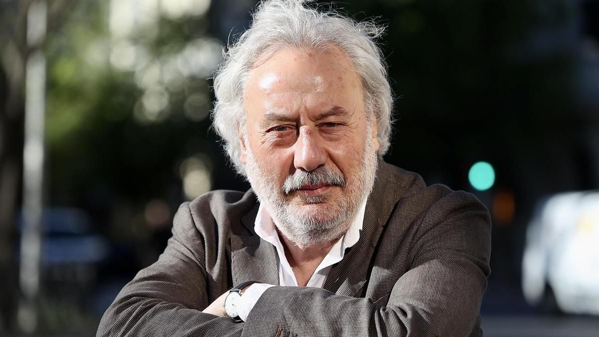 ‘Cuadernos de narrativa’ dedica su nuevo monográfico a la obra de Julio Llamazares