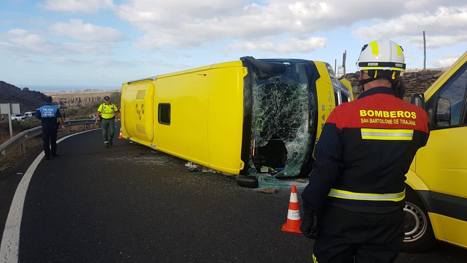 Accidente de una guagua en la GC60