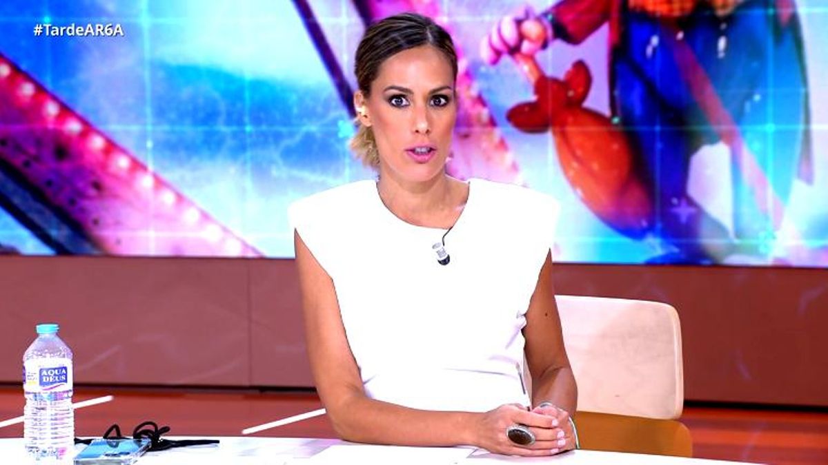 María Miñana rectifica la información de 'TardeAR'