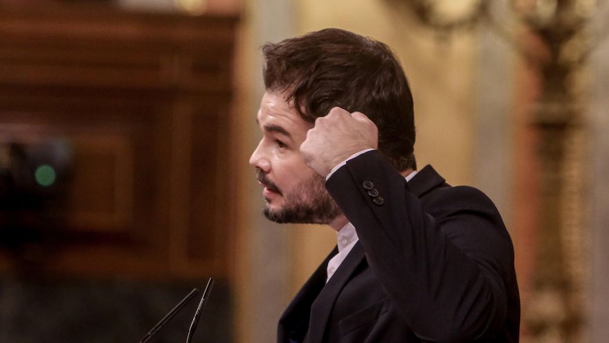 El portavoz de Esquerra Republicana (ERC) en el Congreso, Gabriel Rufián, interviene durante una sesión plenaria en la que el Gobierno solicita al Congreso la prórroga del estado de alarma.
