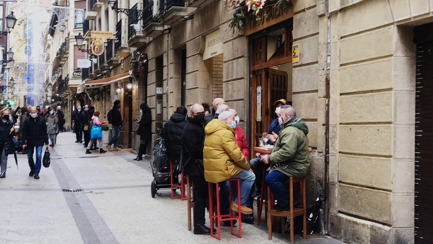 Una terraza en el centro de San Sebastián