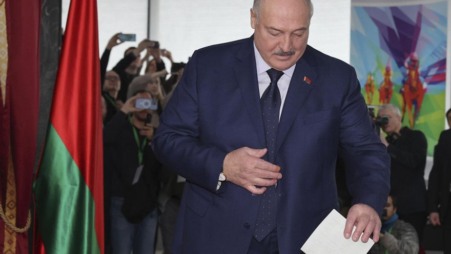 Lukashenko dice que le da lo mismo que Occidente no reconozca las elecciones bielorrusas