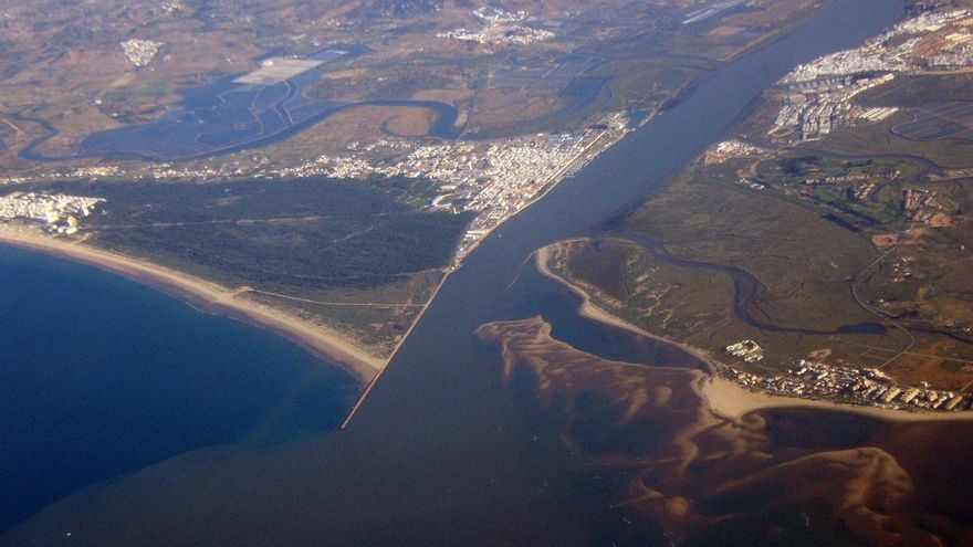 Las derechas llaman desperdicio a que los ríos lleven agua hasta el mar
