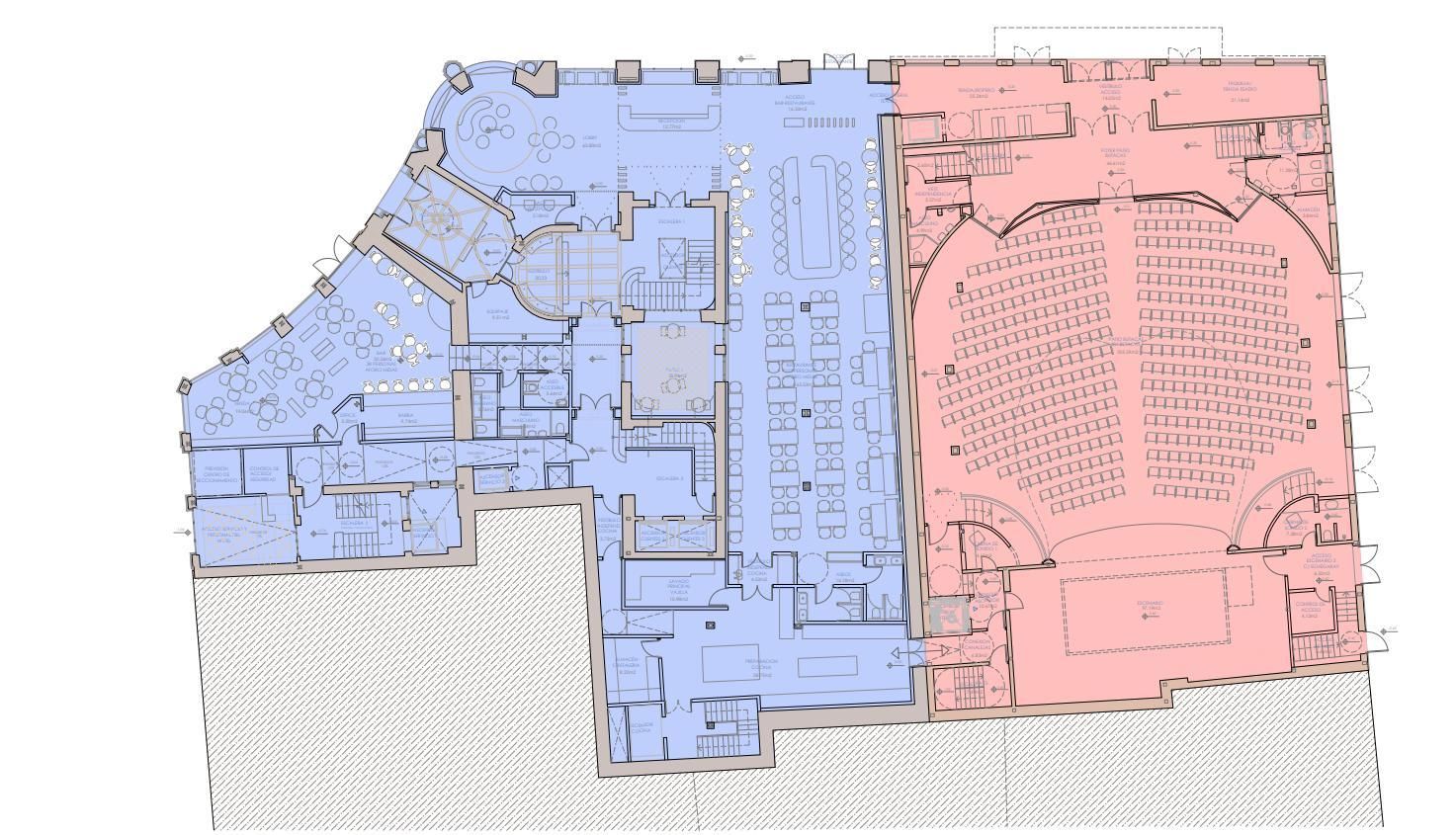 Planta del proyecto, con zonas de uso hotelero (azul) y el teatro (rosa)