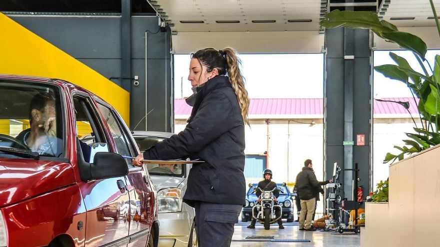 La estación de la ITV de Montijo, la única de España en la que solo trabajan mujeres