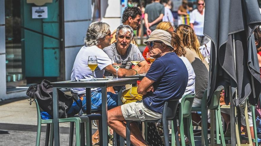 IU reclama a Buruaga una tasa turística para "compensar el impacto" de visitantes sobre los servicios públicos de Cantabria