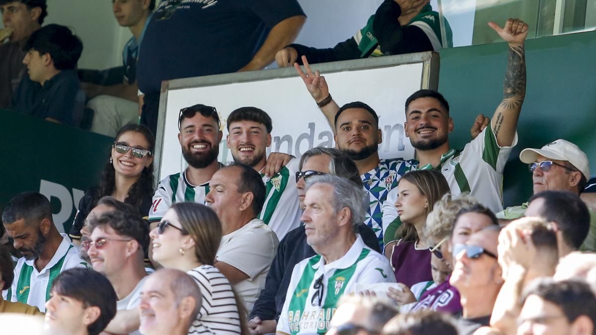 Grada Blanquiverde del Córdoba CF - SD Eibar