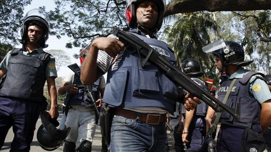 Aumentan a 40 los fallecidos en las protestas de Bangladesh