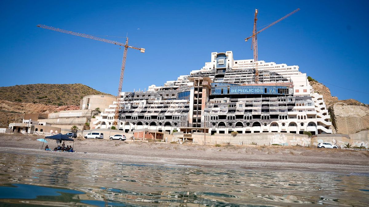 Imagen del hotel El Algarrobico en Carboneras (Almería). Archivo.