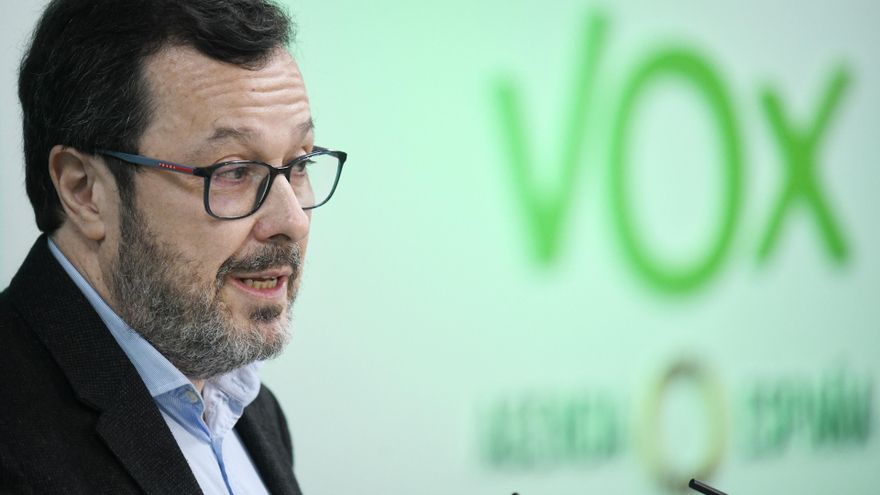 Archivo - El portavoz de VOX, José Antonio Fúster, en una rueda de prensa