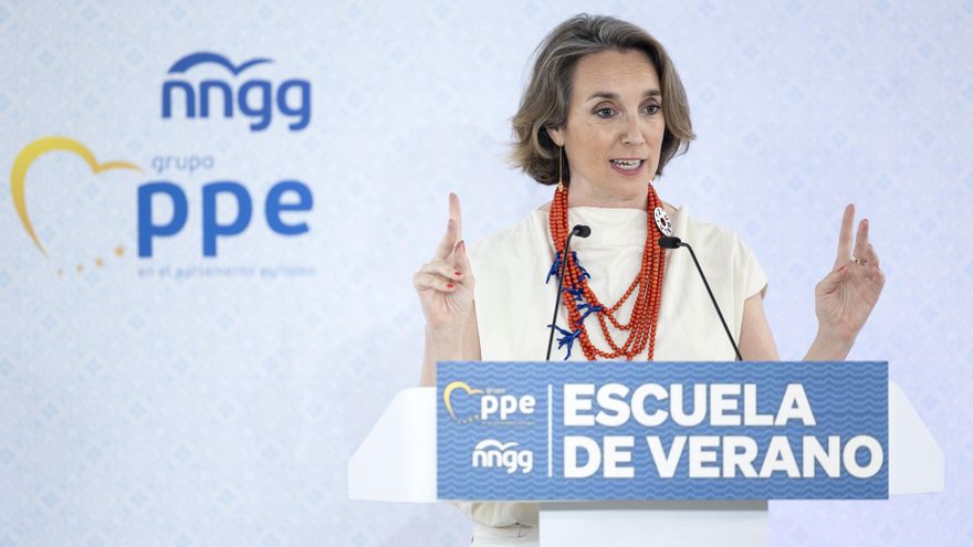 La secretaria general del PP, Cuca Gamarra, interviene la Escuela de Verano de NNGG y del GPP en el Parlamento europeo. EFE/Daniel Pérez