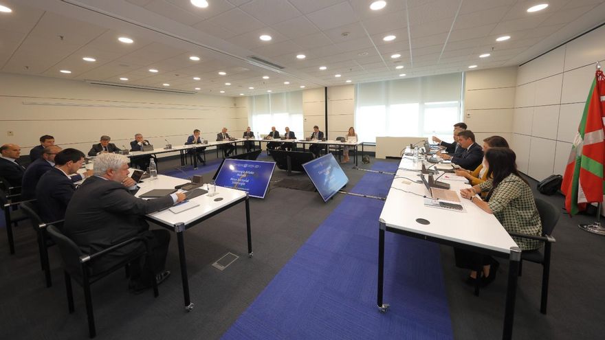 Mesa de crisis de la siderurgia vasca: temor a los aranceles de Trump y esperanza por las inversiones eléctricas