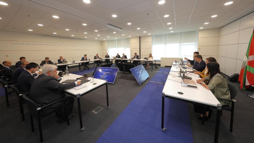 Mesa de crisis de la siderurgia vasca: temor a los aranceles de Trump y esperanza por las inversiones eléctricas