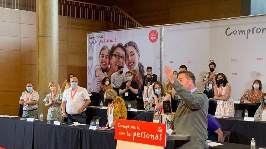 Ovación en el Comité Regional del PSOE de C-LM por el nombramiento de Isabel Rodríguez como ministra de Política Territorial y portavoz del Gobierno de España
