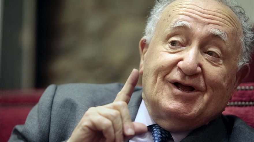 La Academia Galega propone ligar en gallego para que el idioma sea "vital"