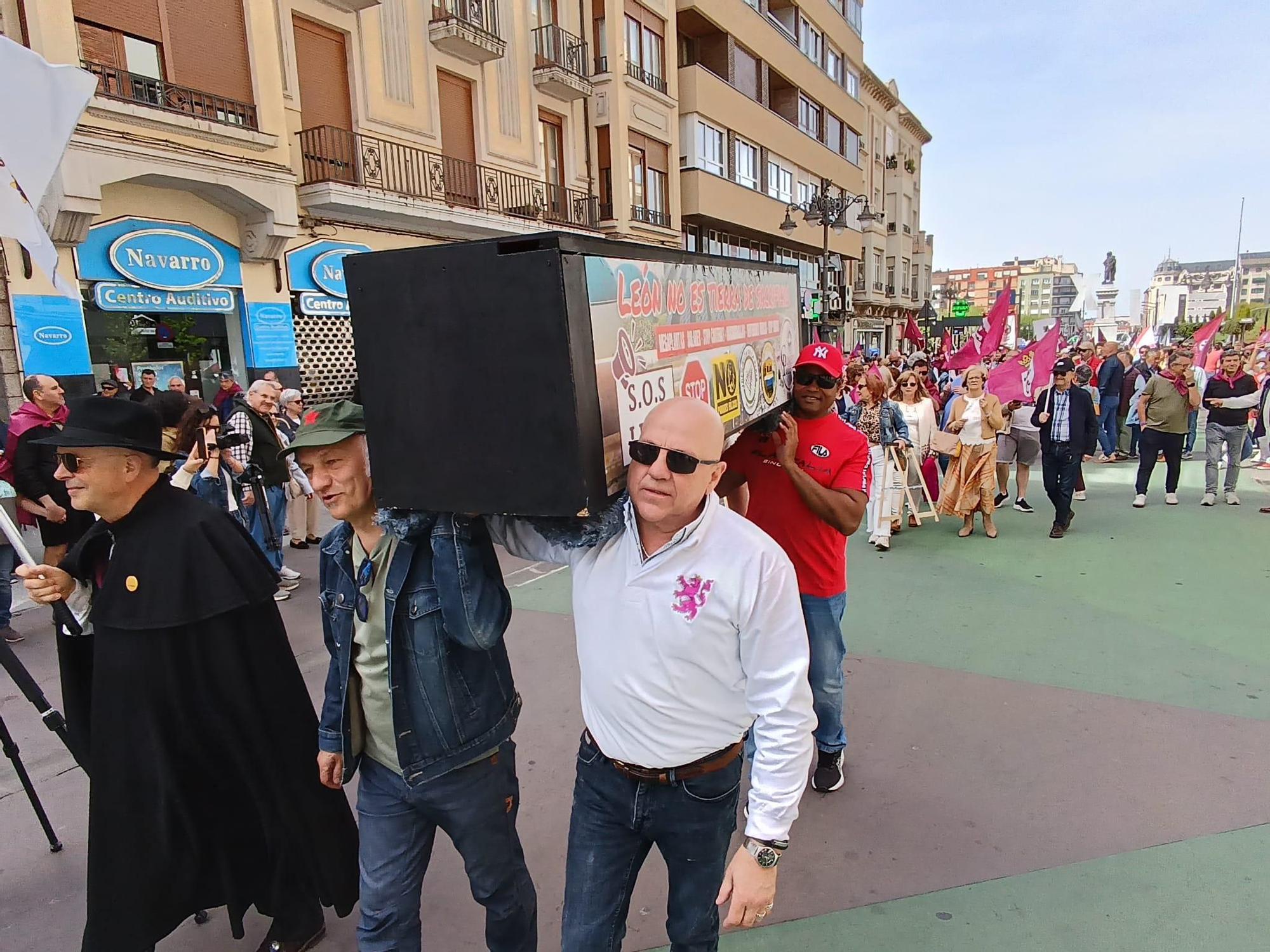 Cientos de personas exigen el 23 de abril el camino de 'León solo' y en libertad