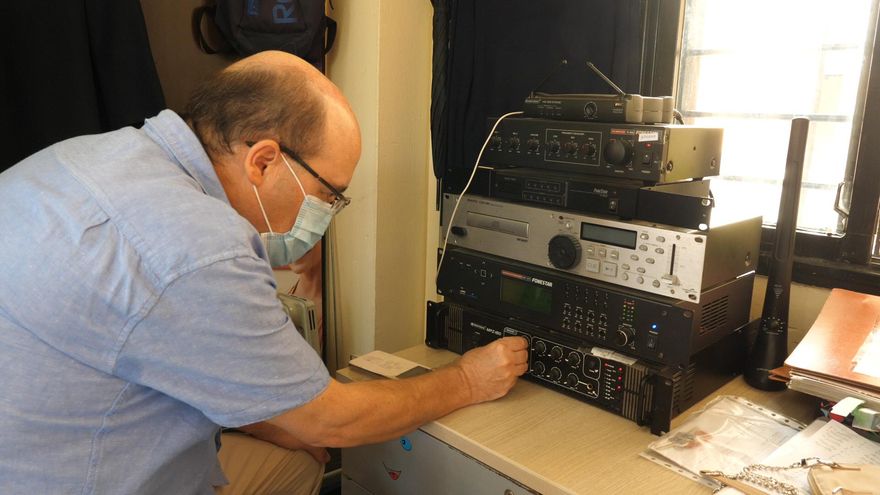 Equipo de música que sustituye al timbre para salir al recreo